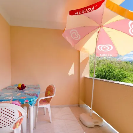 Apartments And Room Sime M Lopar Exterior photo