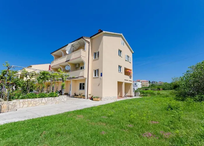 Apartments And Room Sime M