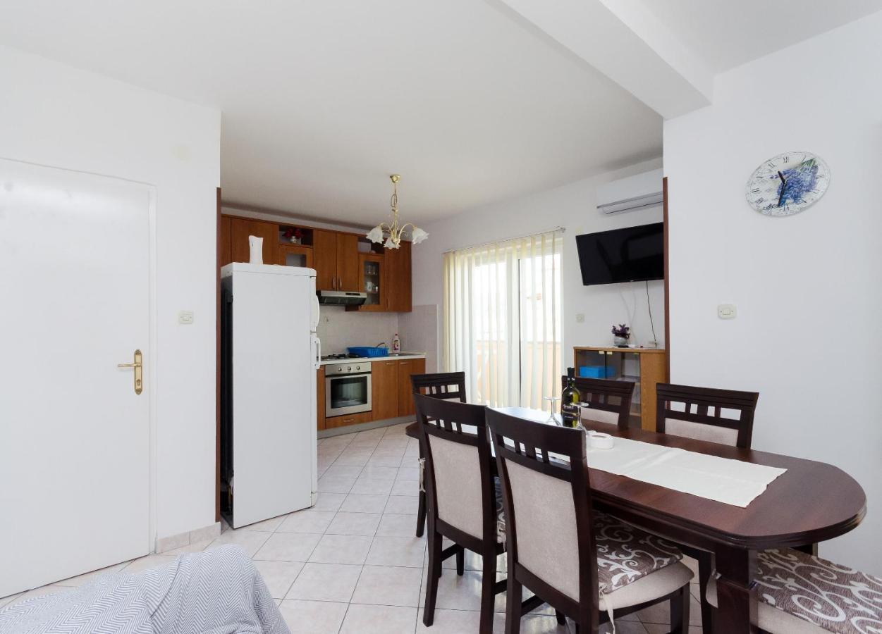 Apartment And Sime M