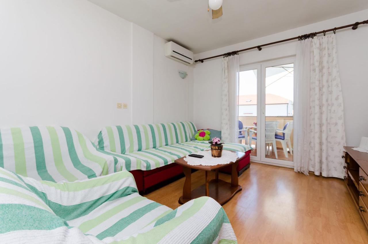 Apartment And Sime M *