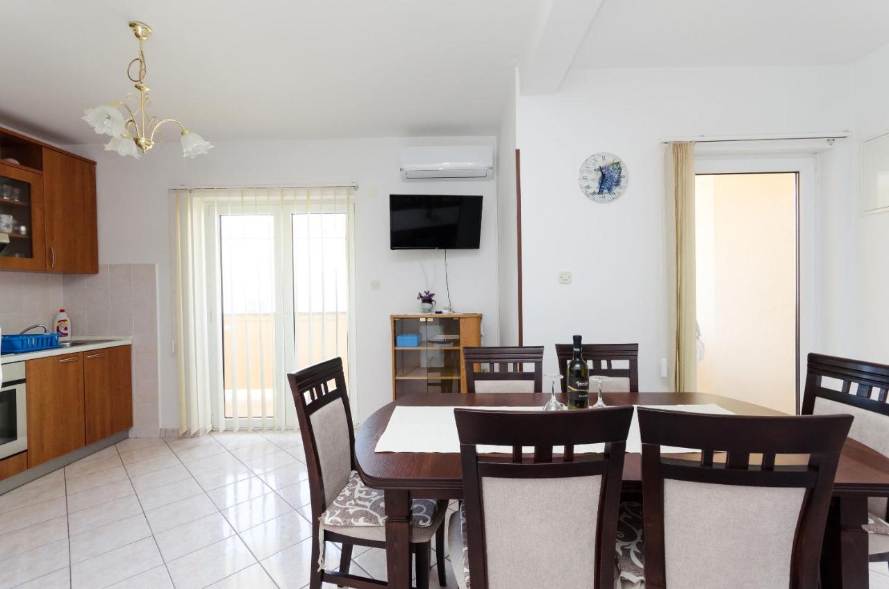 And Sime M Apartment Lopar